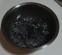 红枣花生黑米粥的做法步骤2