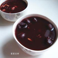 红枣花生黑米粥